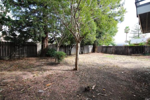 118 Oakmeade Ct, Vacaville CA exterior