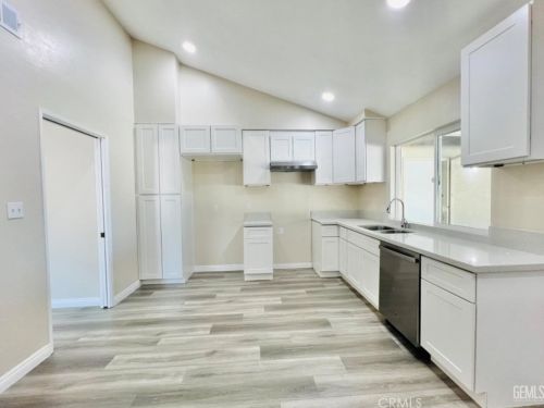 4613 Mccray St, Bakersfield CA  93308-1227 exterior