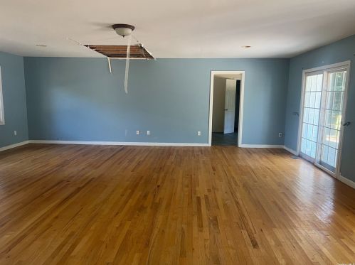 16 Twin River Dr, Oakdale NY  11769-1120 exterior