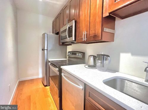117 Girard Ave, Philadelphia PA  19123-1604 exterior
