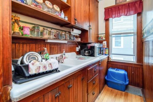 90 Lovell St, Worcester MA 01603-2517 exterior