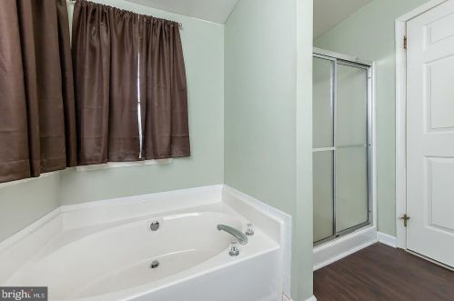 1 Helen Lois Ct, Pilesgrove NJ  08098-2639 exterior