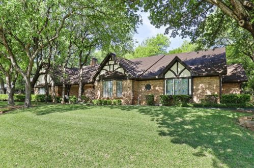 600 Oak Hollow Ln, Fort Worth, TX 76112-1026