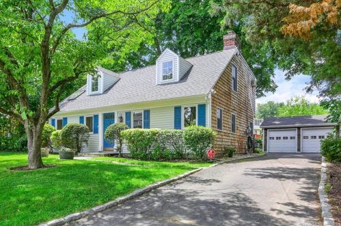 143 Houston Ter, Stamford, CT 06902-4403