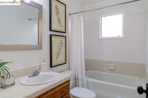 677 Briergate Way, Hayward CA  94544-7201 exterior