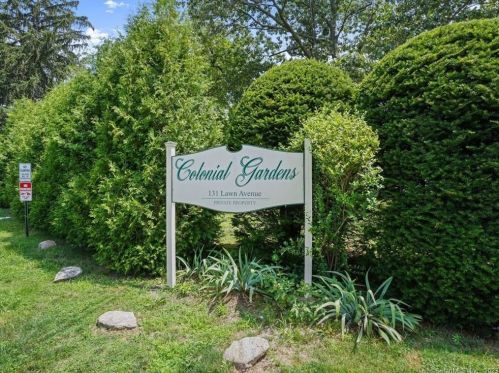131 Lawn Ave, Stamford, CT 06902-3126
