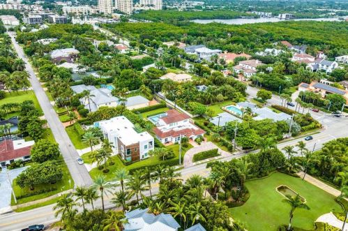 6260 Ocean Blvd, Boynton Beach FL  33435-5212 exterior