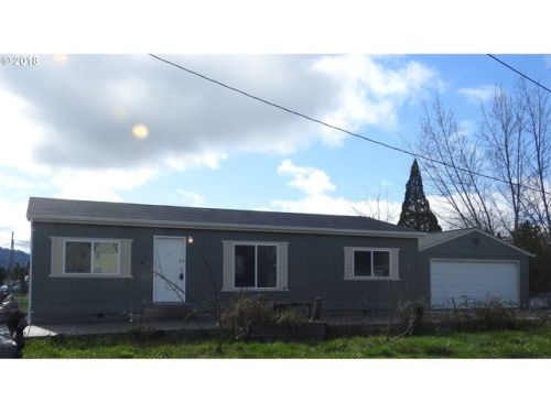 370 37 St, Springfield OR  97478-6338 exterior