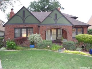 2861 Castro Way, Sacramento, CA 95818-2711