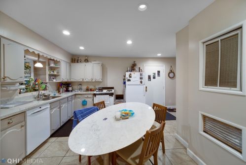 7819 Oak Ave, Gary, IN 46403-1366