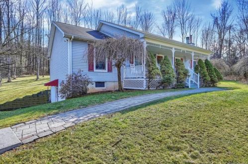 234 Bellvale Lakes Rd, Warwick, NY 10990-3404