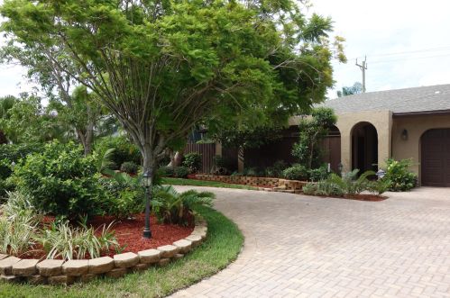 650 Heron Dr, Delray Beach FL  33444-1847 exterior