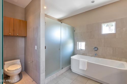 5576 12 St, Phoenix AZ 85086-4804 exterior