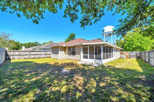 1916 Summer Hills Ln, Fort Walton Beach FL  32547-7036 exterior