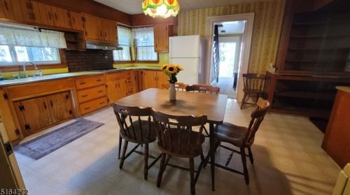 324 Water St, Belvidere NJ  07823-1219 exterior