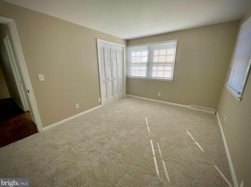 77 Lynnhaven Dr, Dover DE  19904-4303 exterior