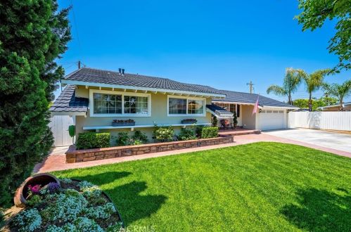 725 Oakwilde Dr, Anaheim, CA 92804-3251