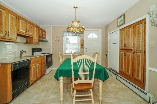 4212 Florence Rd, Bethpage NY  11714-6208 exterior