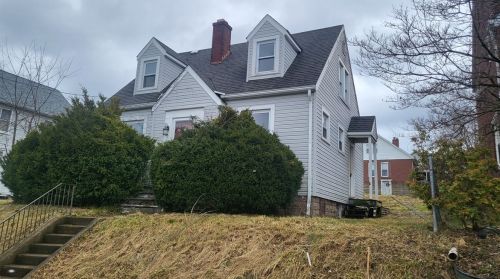 502 2nd St, Jeannette, PA 15644-1809