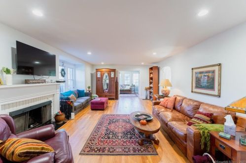 1663 Asylum Ave, Hartford CT  06117-2720 exterior