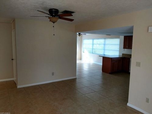 682 103rd Ave, Naples FL  34108-3219 exterior