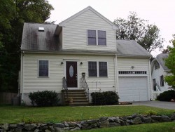 24 Robinhood St, Newton, MA 02466-2523