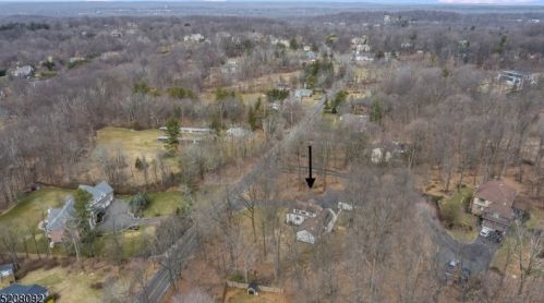 104 King George Rd, Warren NJ  07059-6955 exterior