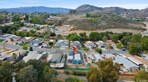 33278 Hidden Holw Dr, Wildomar CA exterior