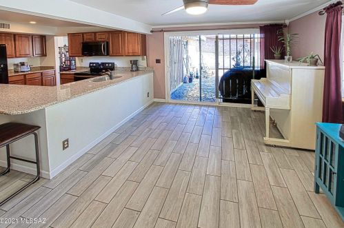 2261 Rainbow Vis Dr, Tucson AZ 85712-2914 exterior