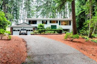 17012 68th Ave, Edmonds WA  98026-5204 exterior
