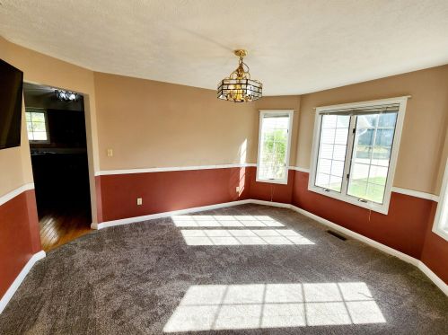 5985 Creek Rd, Washington Ch OH  43160-9726 exterior