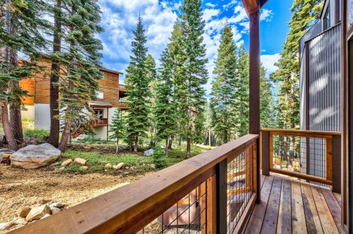 13405 Ski Slope Way, Truckee CA  exterior