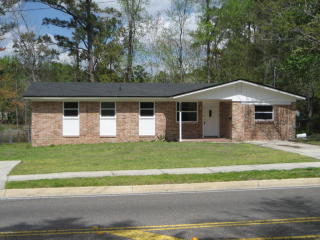 2735 Leonid Rd, Jacksonville, FL 32218-4624