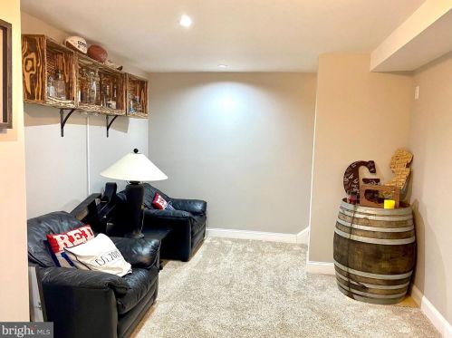 255 Shetland Dr, New Castle DE  19720-8832 exterior