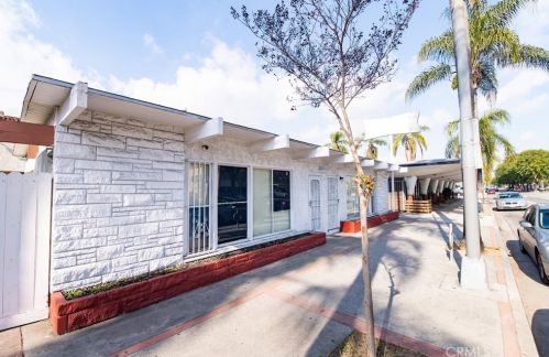 2369 Pacific Ave, Long Beach, CA 90806-3025