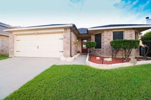 1012 Triple Crown Dr, Fort Worth TX  76179-2324 exterior