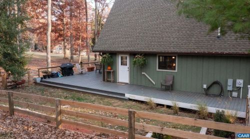 208 Jefferson Dr, Bybee VA  22963-2322 exterior