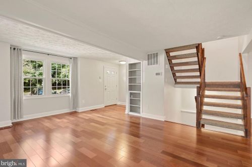 11722 Mossy Creek Ln, Herndon, VA 20191-2951