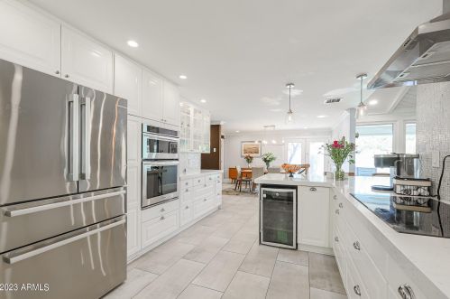 5714 22nd St, Phoenix, AZ 85016-2705