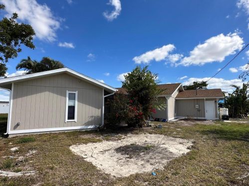 1216 13th Ave, Cape Coral FL  33909-1520 exterior