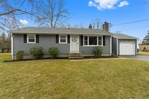 224 Basswood Dr, Middletown, CT 06457-2024
