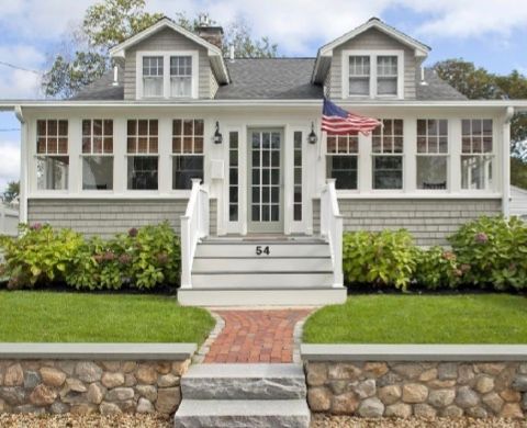 54 Bluff Rd, Weymouth, MA 02191-1002