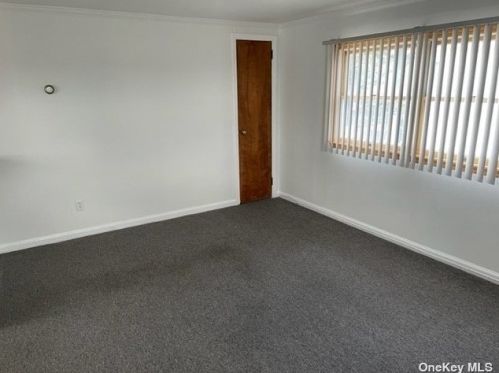 214 44th St, North Lindenhurst NY  11757-2052 exterior