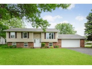 7603 Meadowmoor Dr, Minneapolis, MN 55432-3647