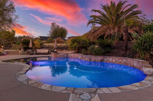 1322 Hamilton Ln, Escondido CA  92029-4316 exterior