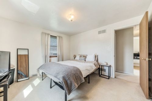 2500 Hollywood Dr, Gibsonia PA  15044-8385 exterior