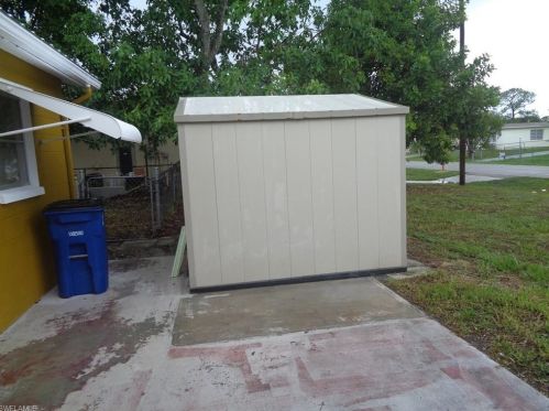 301 Canyon Dr, Lehigh Acres FL  33936-7129 exterior