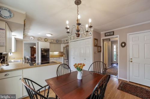 709 Malin Rd, Newtown Square PA  19073-2510 exterior