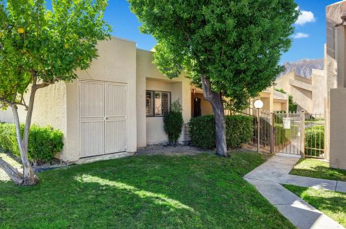 2950 Escoba Dr, Palm Springs CA  92264-5501 exterior