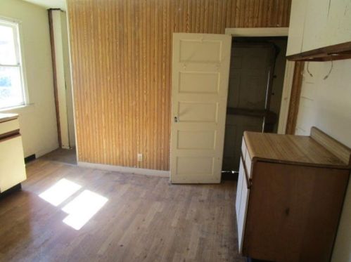 236 18th Ave, Whitaker PA  15120-1816 exterior